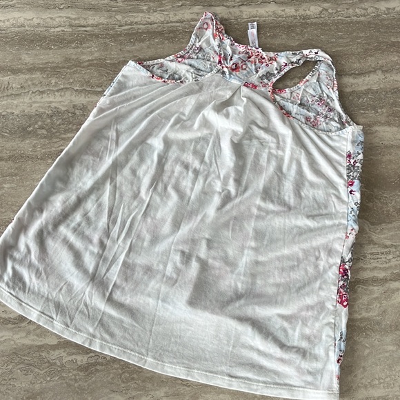 Soft and cozy floral pyjamas - Picture 4 of 9